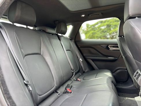 Used 2018 Jaguar F-PACE Premium image 11