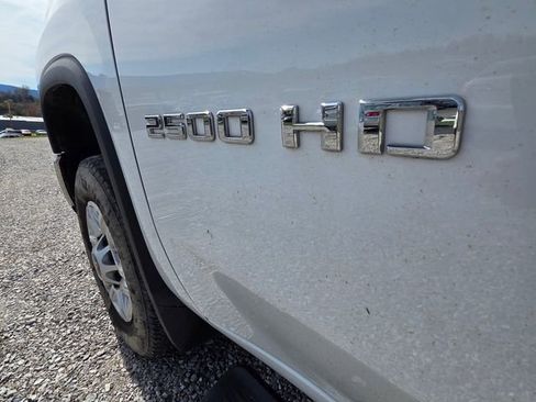 Used 2024 Chevrolet Silverado 2500 LT image 8