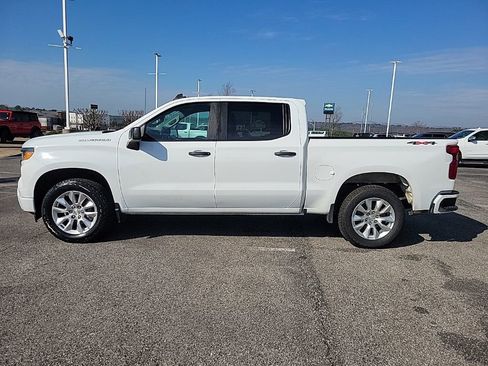 Used 2024 Chevrolet Silverado 1500 Custom image 4