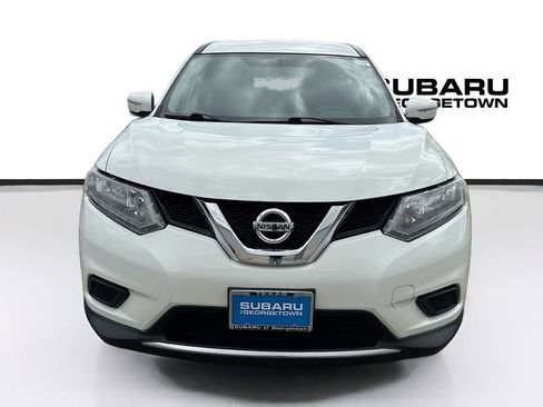 Used 2015 Nissan Rogue S w/ S Family Package image 2