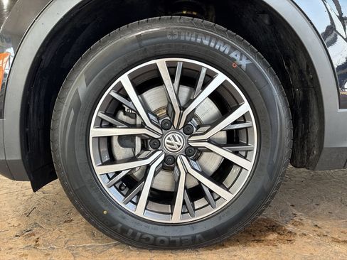 Used 2021 Volkswagen Tiguan S FWD image 10