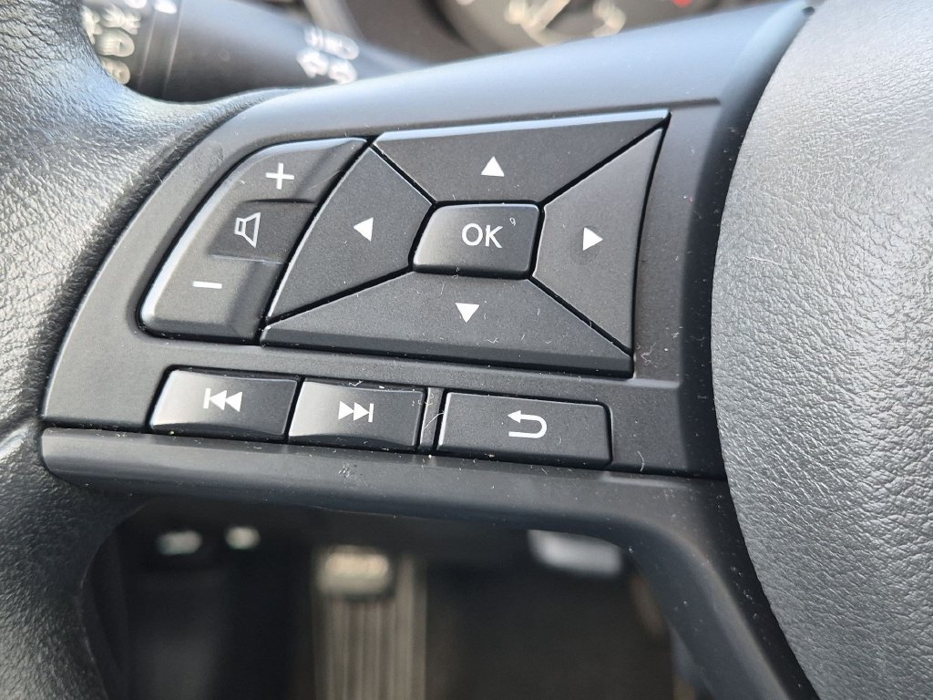 Used 2025 Nissan Altima 2.5 S FWD image 13