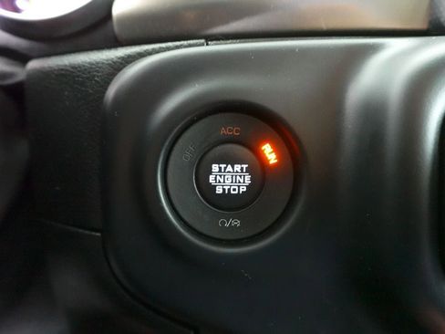 Used 2018 Jeep Wrangler Unlimited Sport image 28