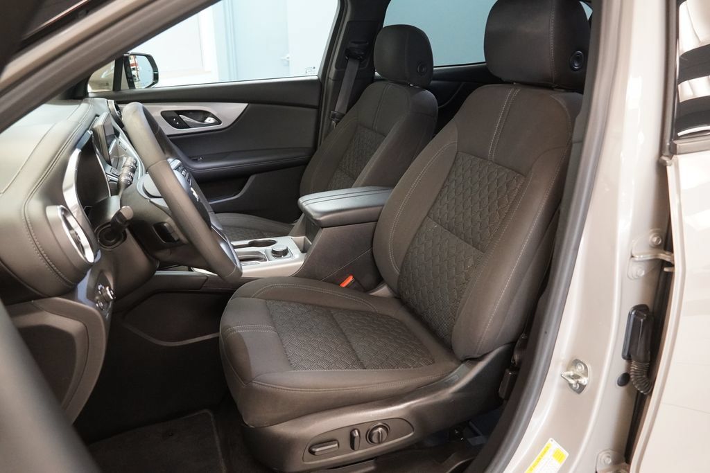 Used 2021 Chevrolet Blazer LT FWD image 3
