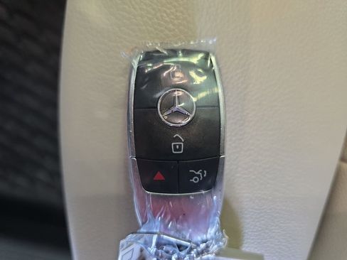 Used 2021 Mercedes-Benz GLB 250 image 39