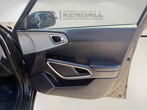 Used 2020 Kia Soul LX image 30