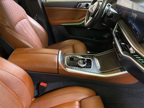 Used 2024 BMW X5 M60i AWD/4WD image 19