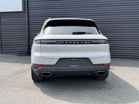 Certified 2026 Porsche Cayenne AWD/4WD image 5