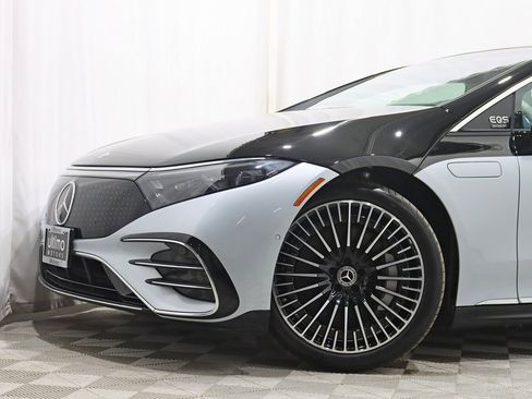 Used 2022 Mercedes-Benz EQS 580 580 image 2