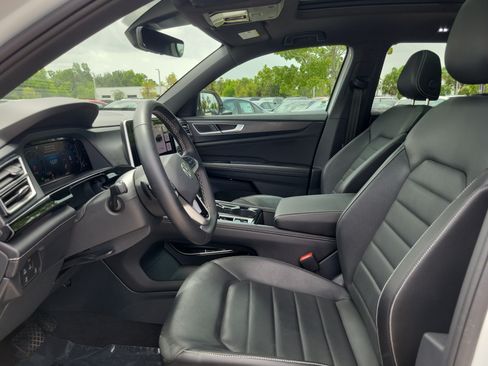 Used 2024 Volkswagen Atlas Cross Sport SEL AWD/4WD image 21