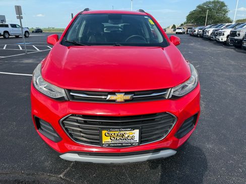 Used 2017 Chevrolet Trax LT w/ LT Convenience Package FWD image 8