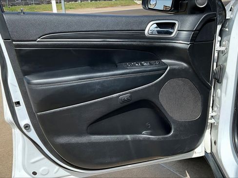 Used 2020 Jeep Grand Cherokee Limited w/ Luxury Group II image 25