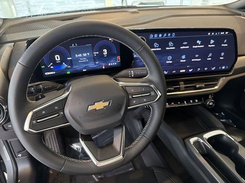 New 2026 Chevrolet Equinox EV LT w/ Comfort Package FWD image 17