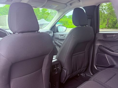 Used 2025 Ford Escape Active w/ Cold Weather Package AWD/4WD image 19