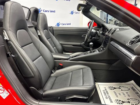 Used 2024 Porsche 718 Boxster Roadster 2D image 23