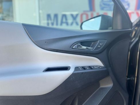 Used 2020 Chevrolet Equinox LS w/ LS Convenience Package image 31