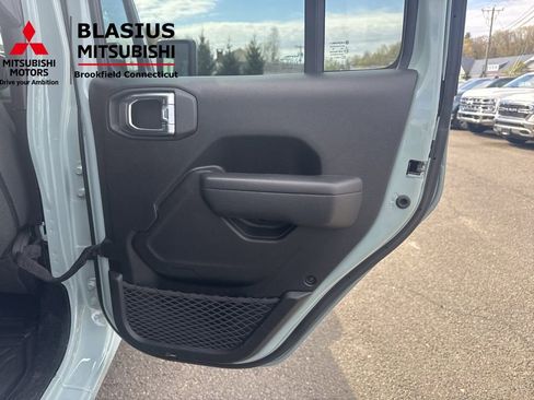 Used 2024 Jeep Wrangler Unlimited w/ Convenience Group AWD/4WD image 44