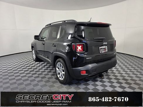 Used 2015 Jeep Renegade Latitude image 5