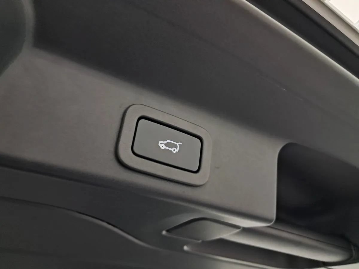 Used 2021 Jaguar F-PACE S AWD/4WD image 40