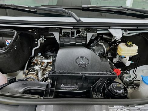Used 2025 Mercedes-Benz Sprinter 2500 image 28