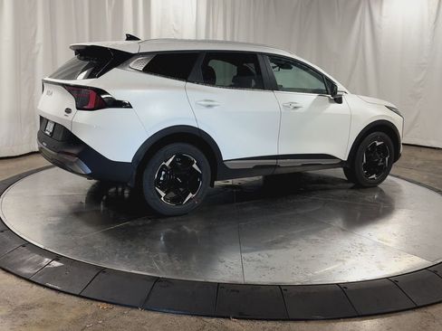 New 2026 Kia Sportage EX image 9