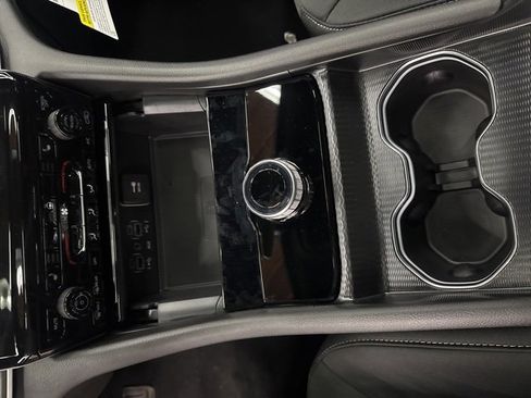 New 2025 Jeep Grand Cherokee Laredo X w/ Luxury Tech Group I image 11