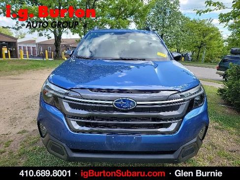 Used 2025 Subaru Forester Limited AWD/4WD image 2