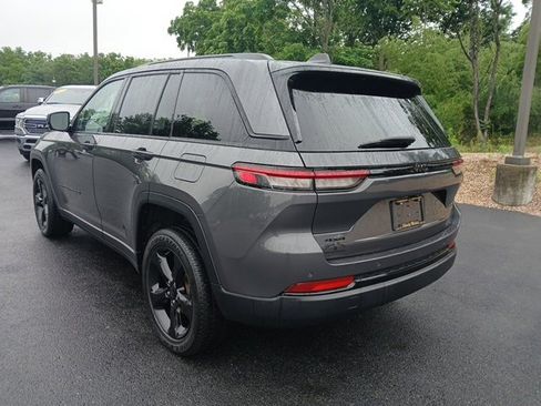 Certified 2023 Jeep Grand Cherokee Altitude image 4