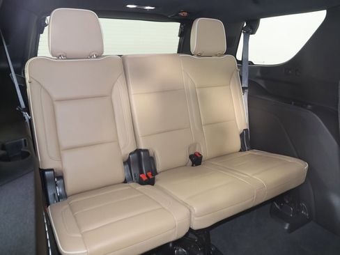 Used 2021 Chevrolet Tahoe Premier w/ Premium Package image 14