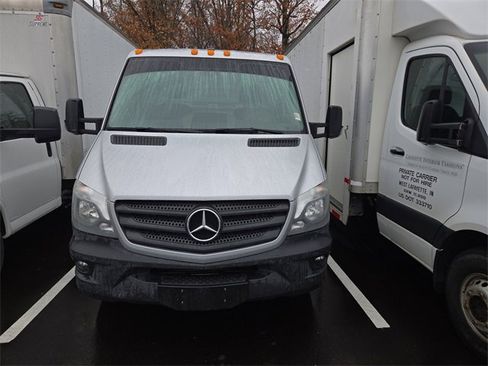 Used 2017 Mercedes-Benz Sprinter 3500 image 2