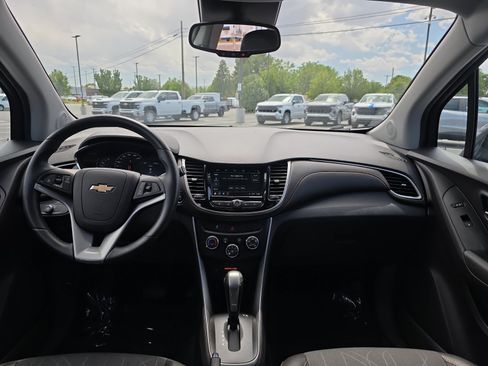 Used 2019 Chevrolet Trax LT w/ LT Convenience Package AWD/4WD image 10