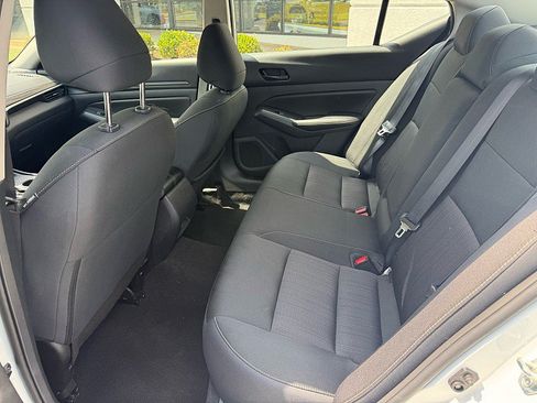 Used 2025 Nissan Altima 2.5 SV FWD image 12