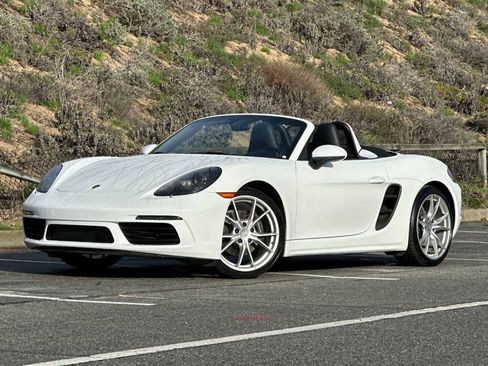 Certified 2019 Porsche 718 Boxster image 1