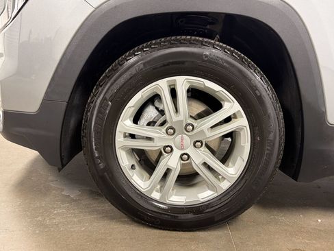 Used 2023 GMC Terrain SLE w/ Driver Convenience Package FWD image 11