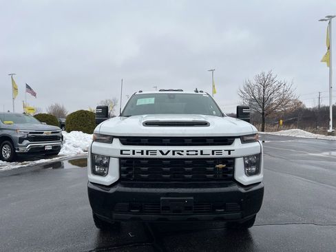 Used 2022 Chevrolet Silverado 2500 Custom w/ Custom Value Package image 2