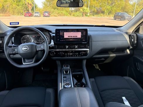 Certified 2026 Nissan Pathfinder SV AWD/4WD image 13