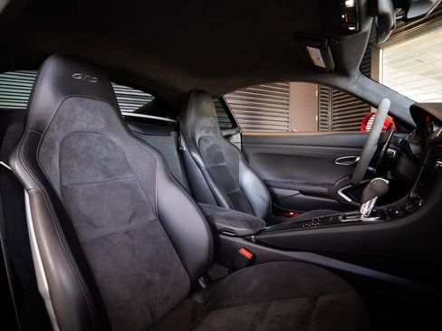 Certified 2018 Porsche 718 Cayman GTS RWD image 28
