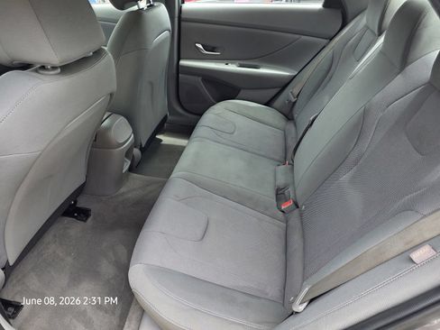 Used 2024 Hyundai Elantra SE FWD image 15