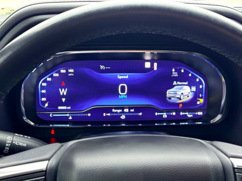 Used 2022 Chevrolet Suburban Z71 image 27