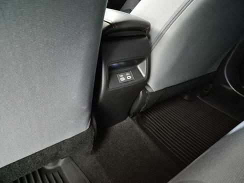 Used 2025 Toyota Corolla SE FWD image 27