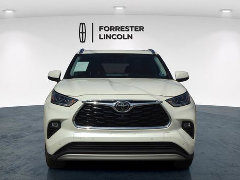 Used 2020 Toyota Highlander Platinum image 8