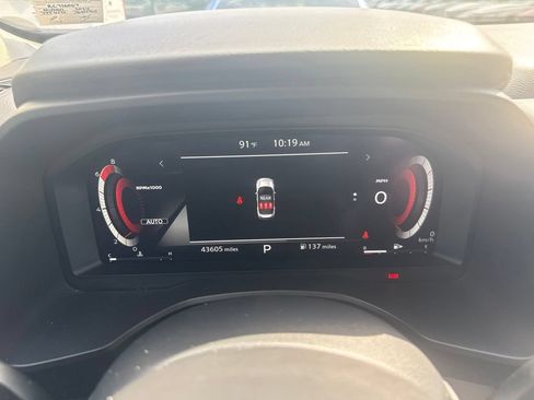 Used 2024 Nissan Rogue SL AWD/4WD image 6