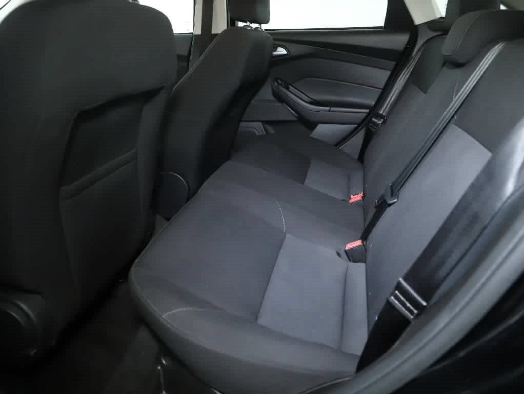 Used 2017 Ford Focus SE FWD image 14