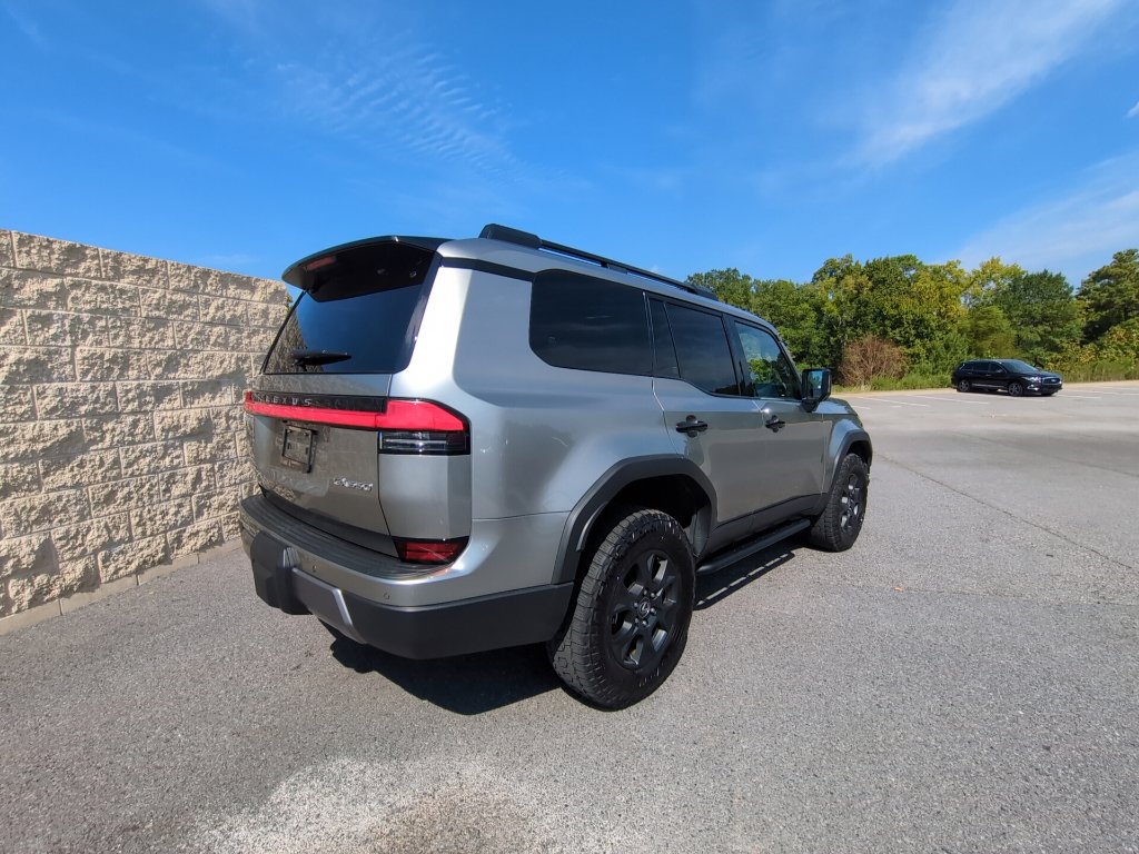 Used 2024 Lexus GX 550 AWD/4WD image 4