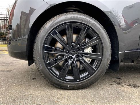 New 2026 Land Rover Range Rover SE image 11