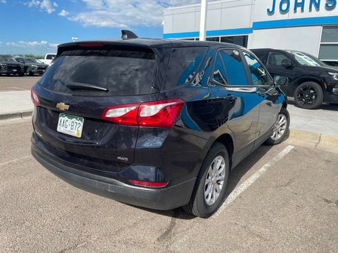 Used 2020 Chevrolet Equinox LS w/ LS Convenience Package AWD/4WD image 3