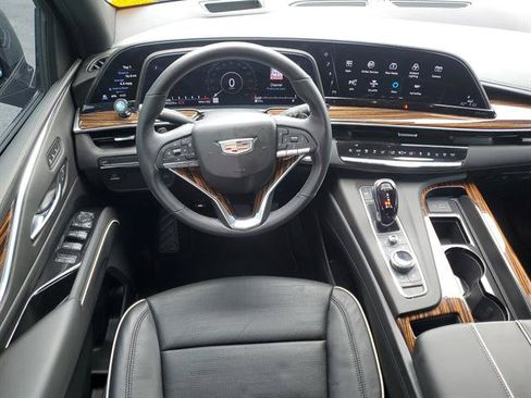 Used 2021 Cadillac Escalade Premium Luxury RWD image 38