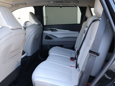 Certified 2026 INFINITI QX60 Luxe w/ Cargo Package image 18