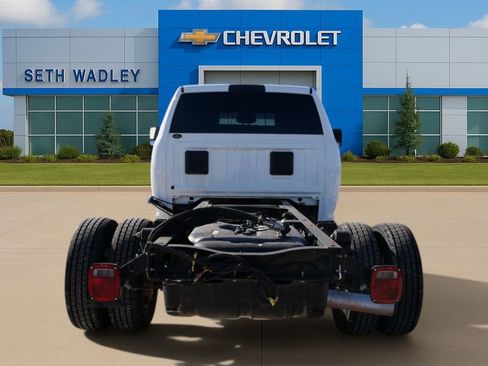 Used 2023 RAM 3500 Tradesman w/ Chrome Appearance Group AWD/4WD image 5
