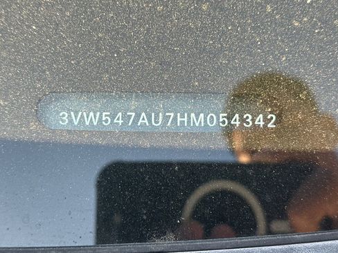 Used 2017 Volkswagen GTI SE image 12